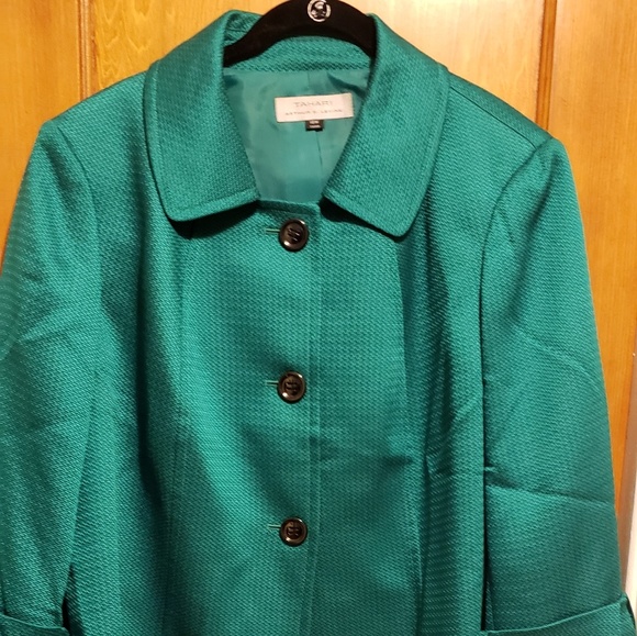 Cropped Jacket - Picture 1 of 2